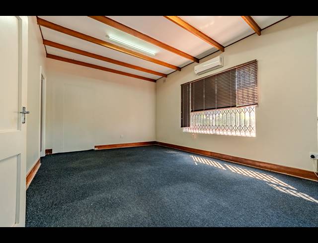 5 BEDROOM HOUSE FOR SALE IN ESSENWOOD